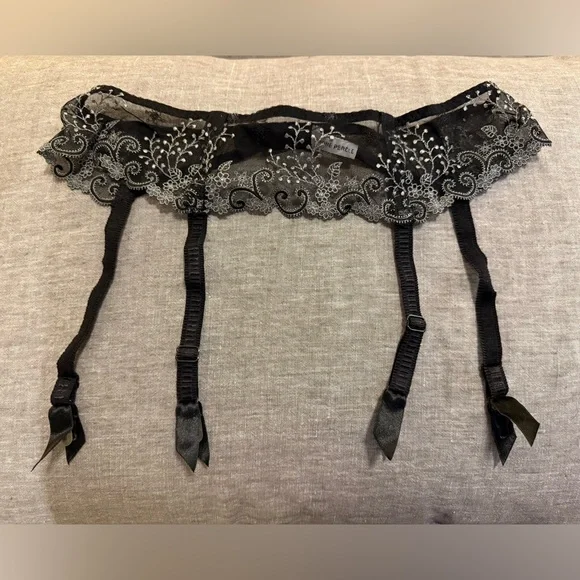 Simone Perele Black Garter Belt Sz L - Picture 1 of 3